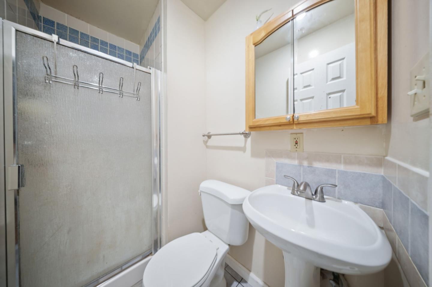 17315 VIA FLORES