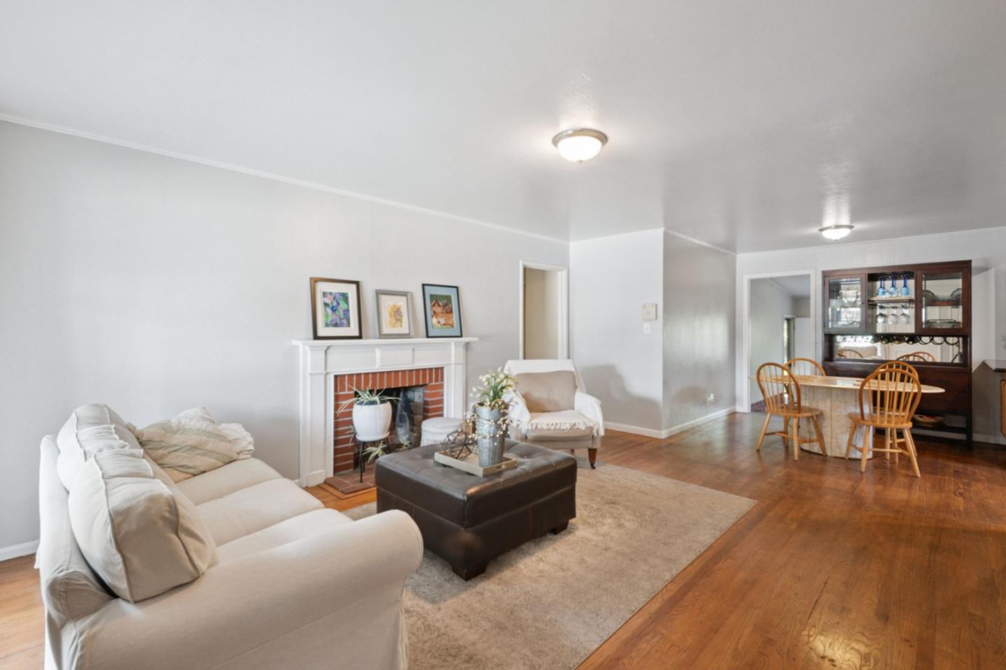 17315 VIA FLORES