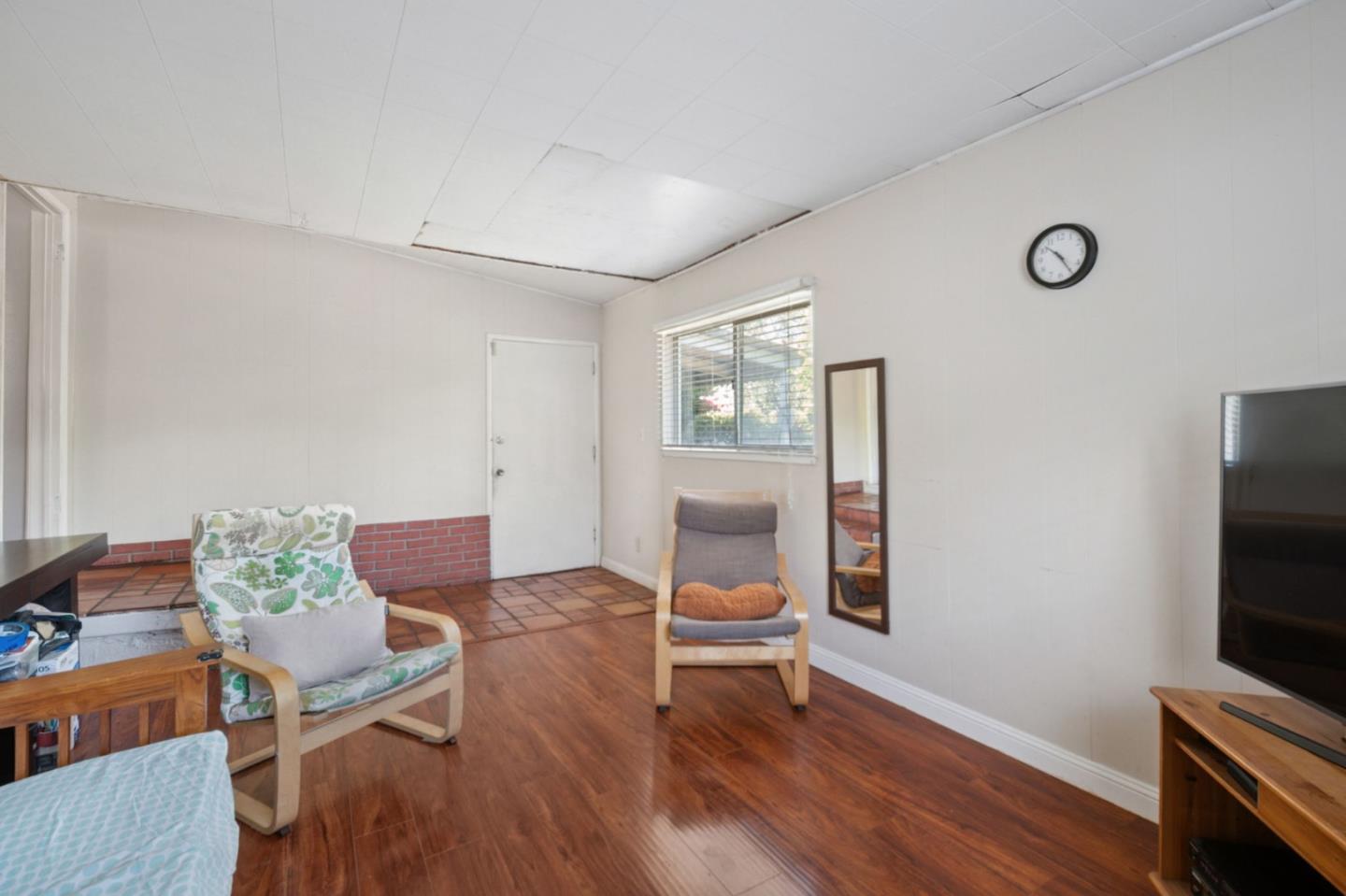 17315 VIA FLORES