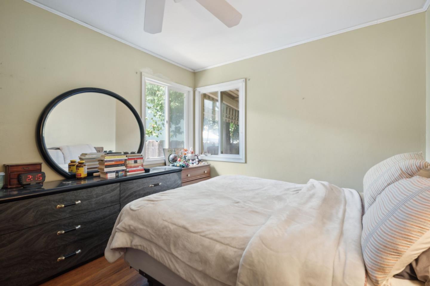 17315 VIA FLORES
