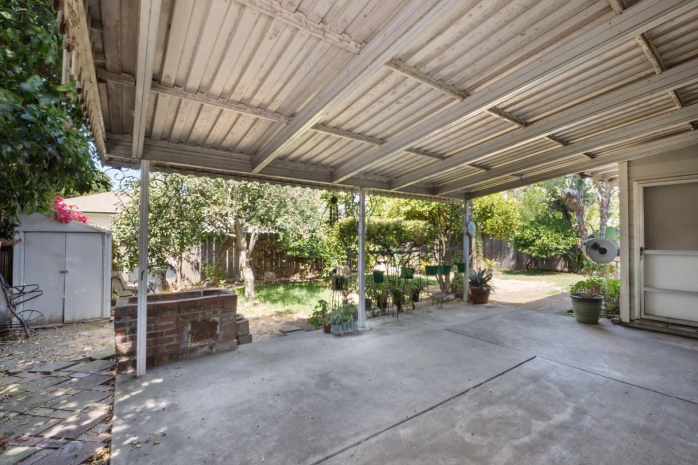 17315 VIA FLORES