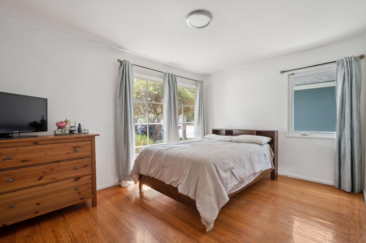 17315 VIA FLORES