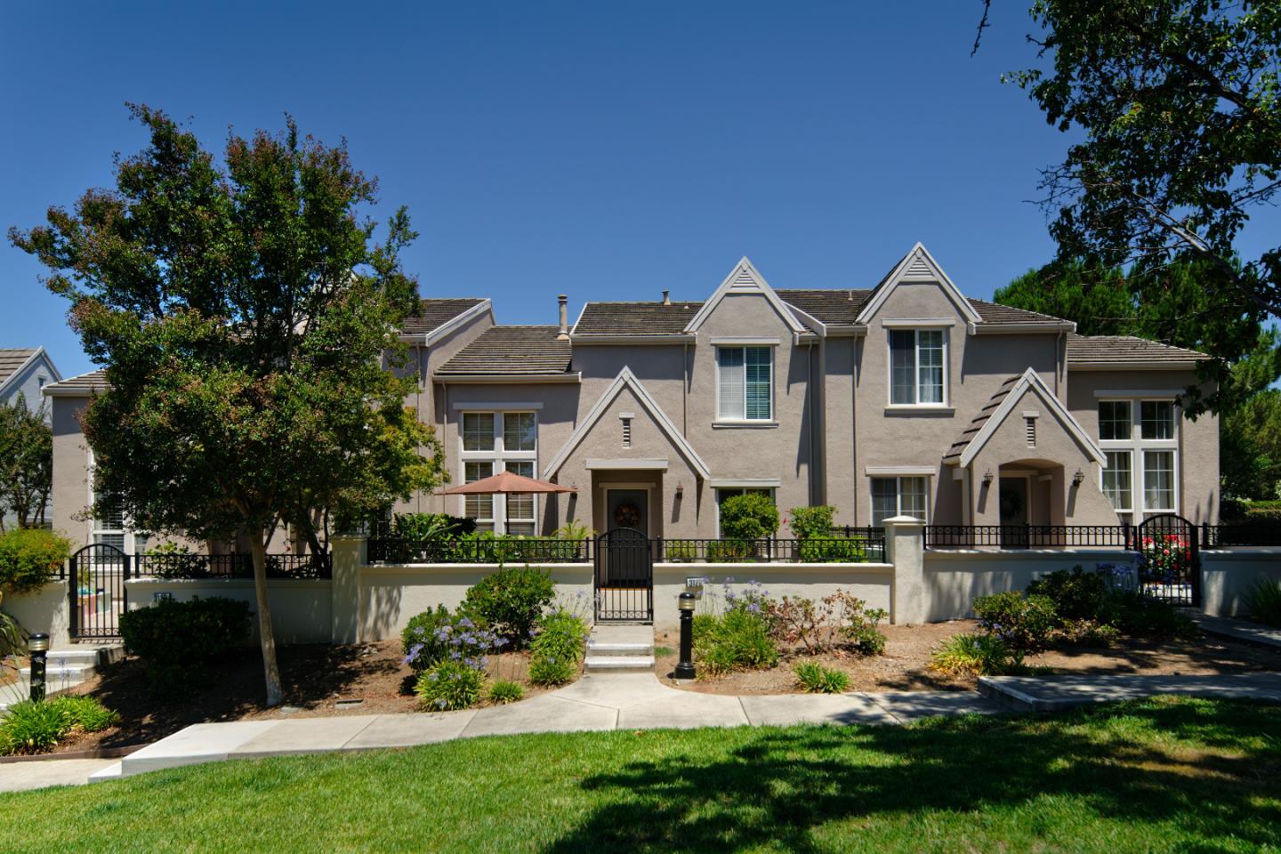 3126 Moncontour Court