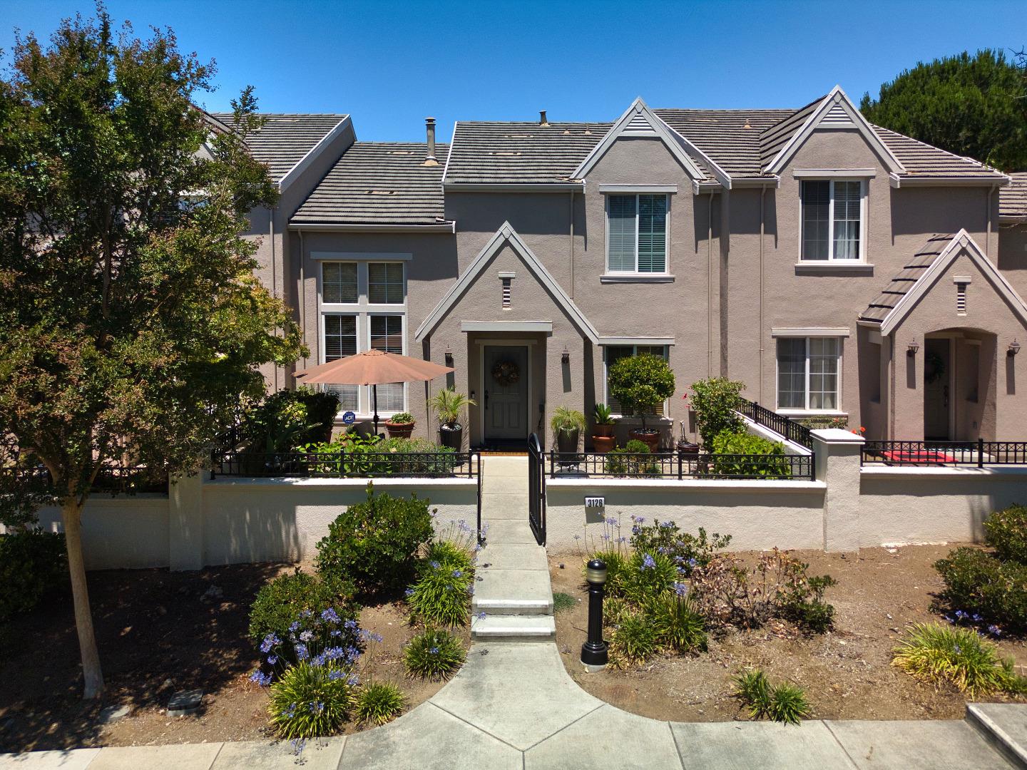 3126 Moncontour Court