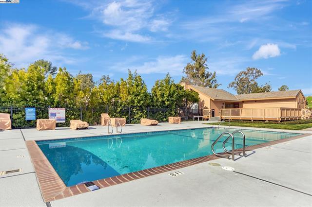 123 Spyglass Hill Road
