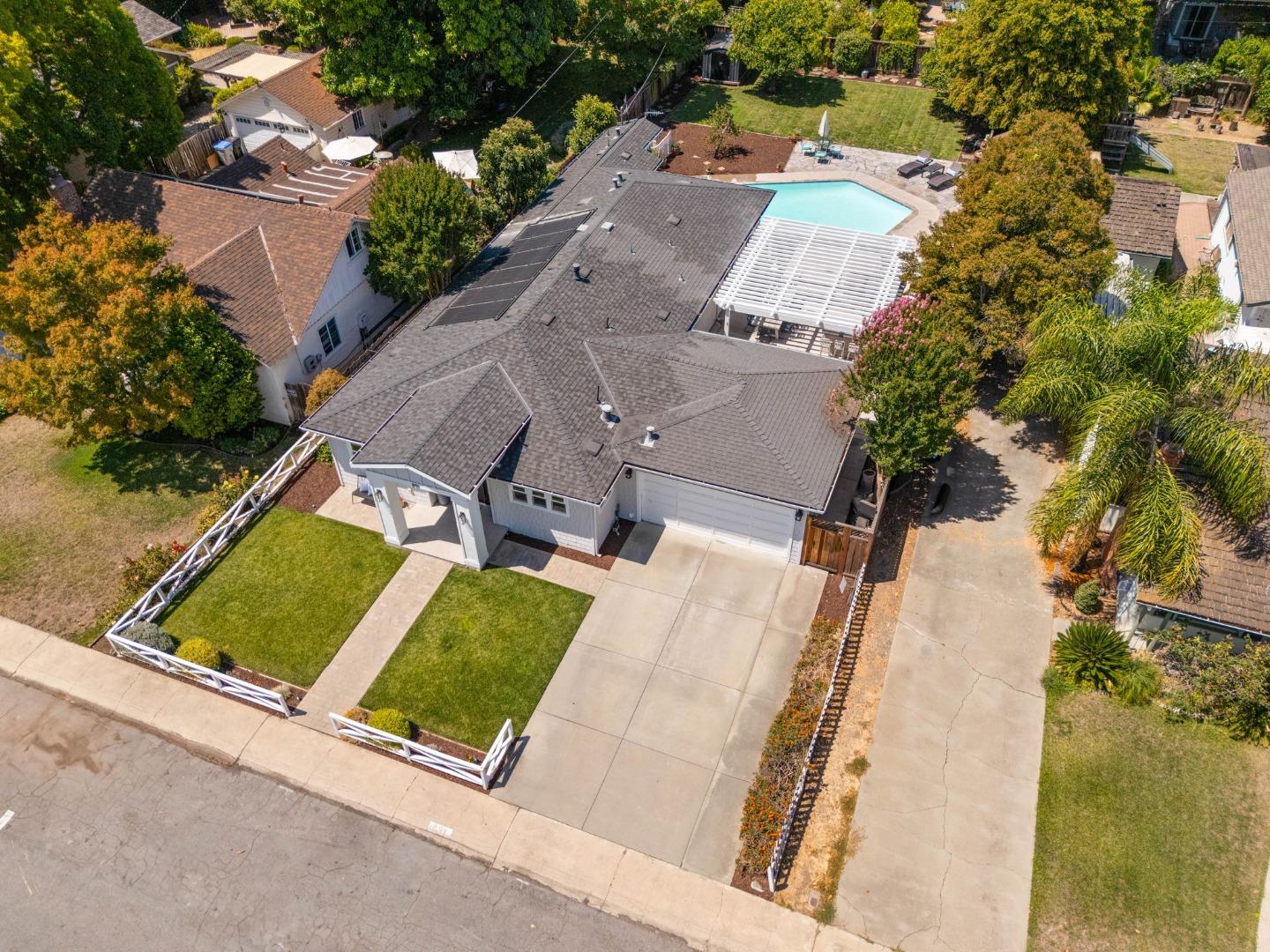 891 Arnold Way