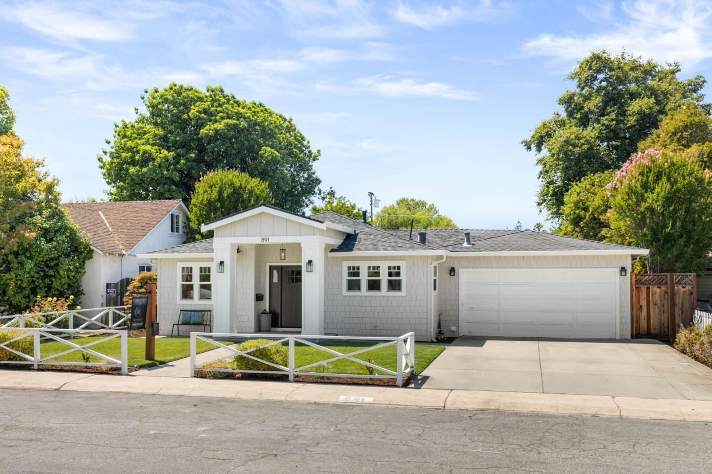 891 Arnold Way