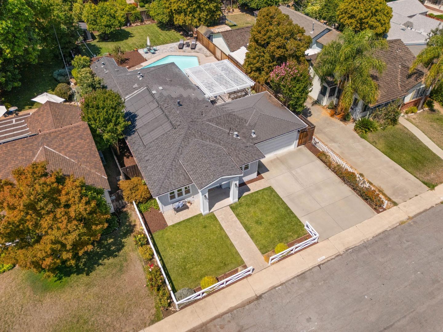 891 Arnold Way