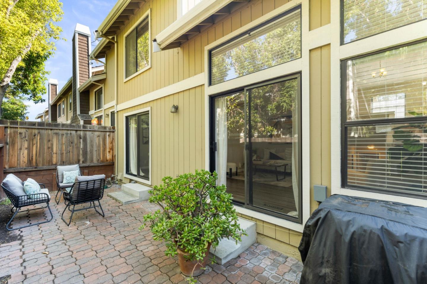2487 Rebecca Lynn Way