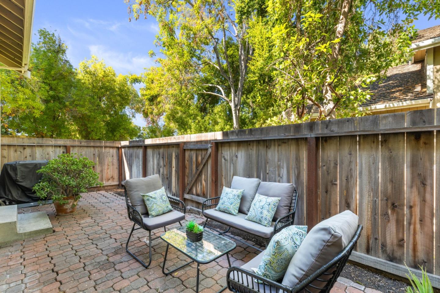 2487 Rebecca Lynn Way