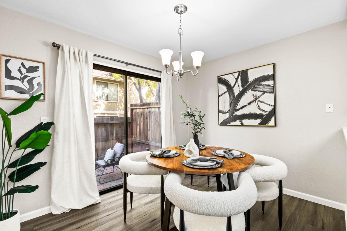 2487 Rebecca Lynn Way