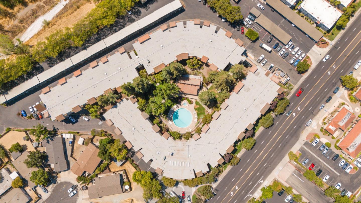 1087 MURRIETA Boulevard 242