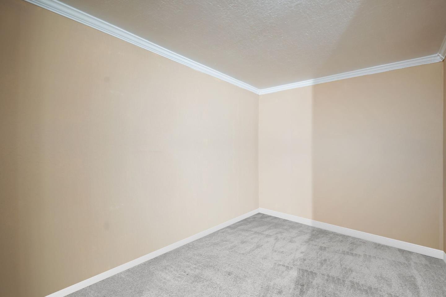 1087 MURRIETA Boulevard 242