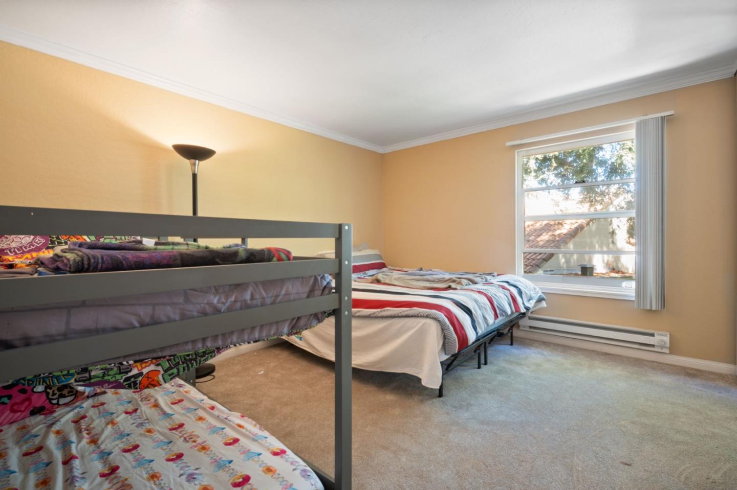 1087 MURRIETA Boulevard 242