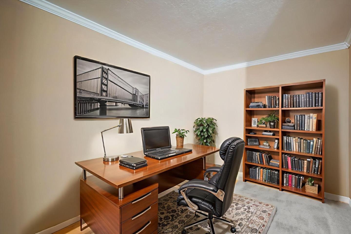 1087 MURRIETA Boulevard 242