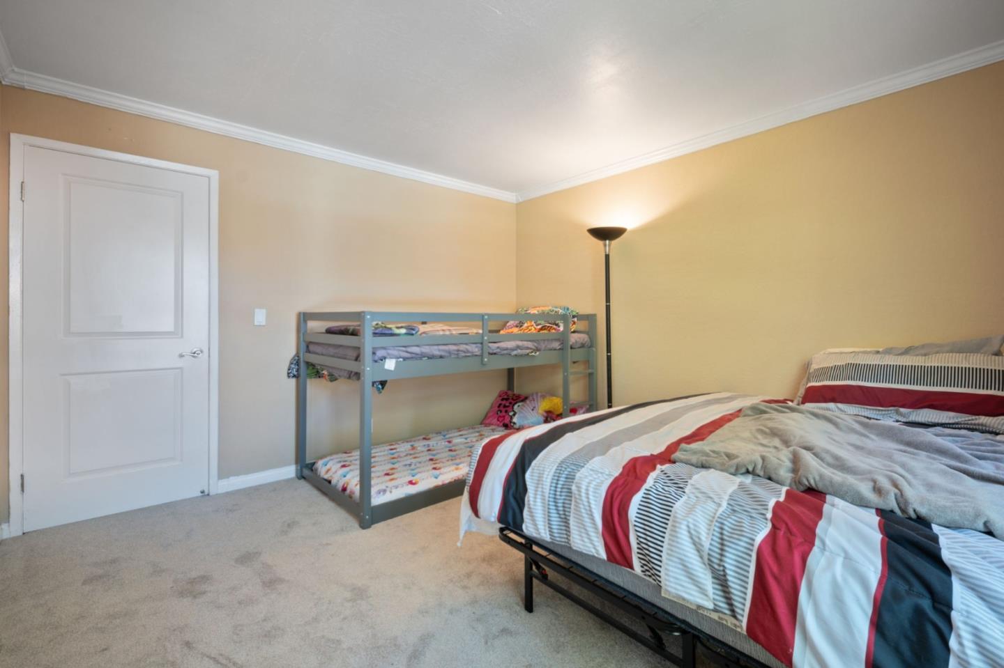 1087 MURRIETA Boulevard 242