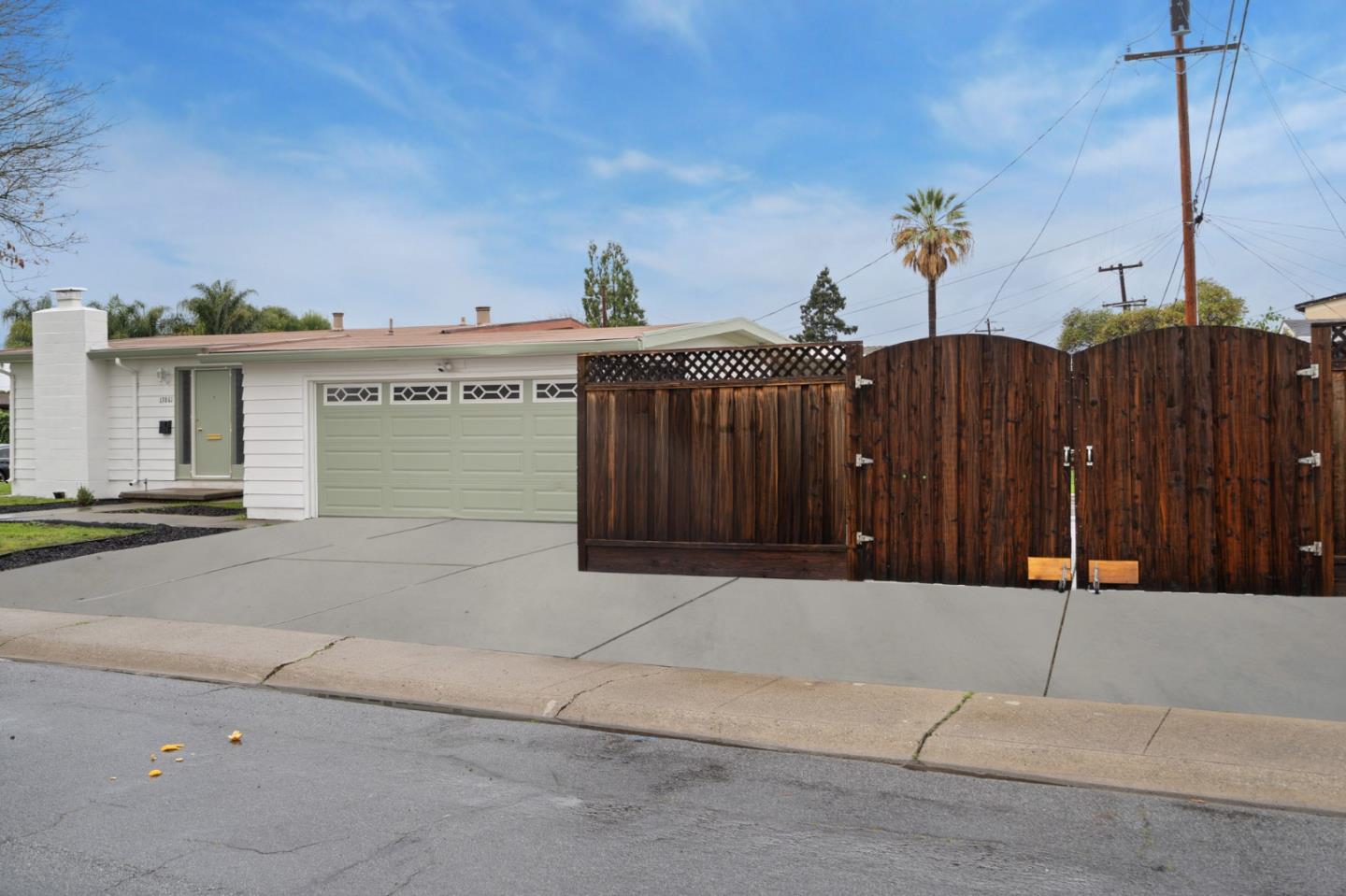 13861 Highwood Drive