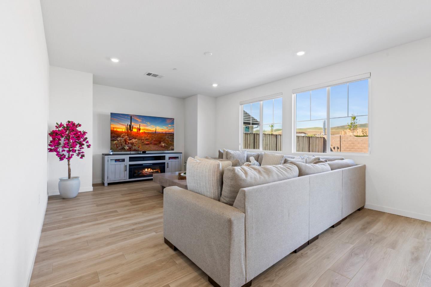 273 Dogwood Ranch Way