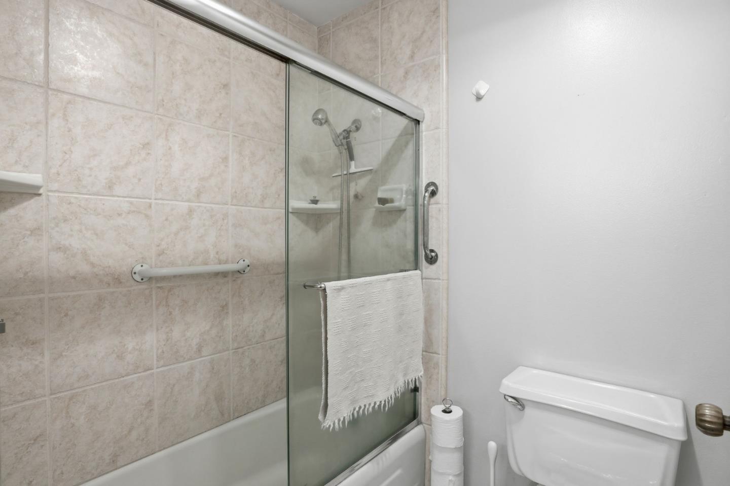 5449 Cribari Green