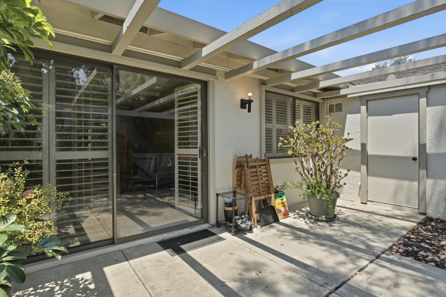 5449 Cribari Green