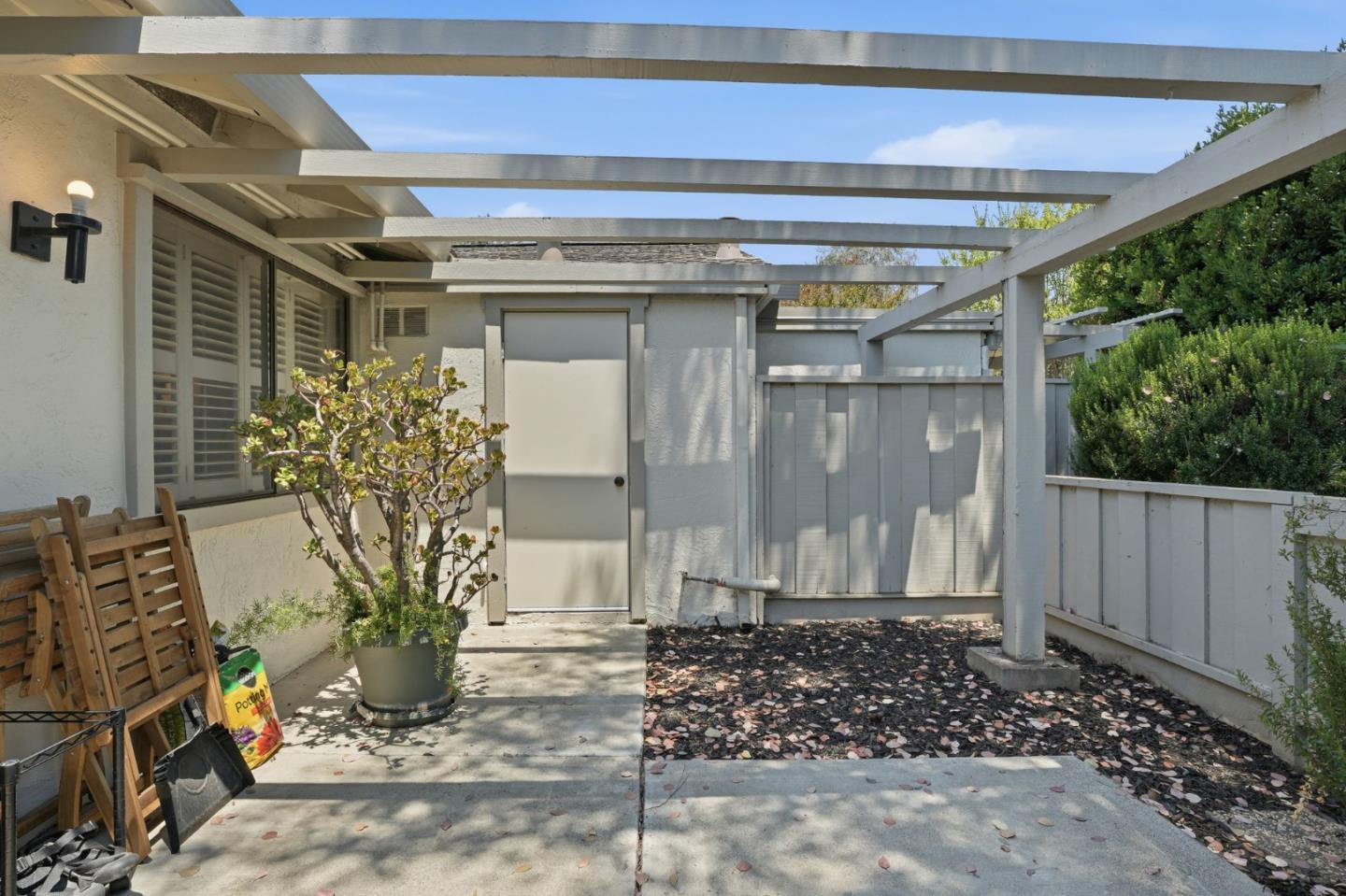 5449 Cribari Green