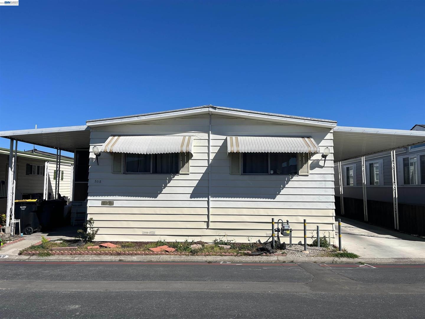 1220 Tasman Unit: 558