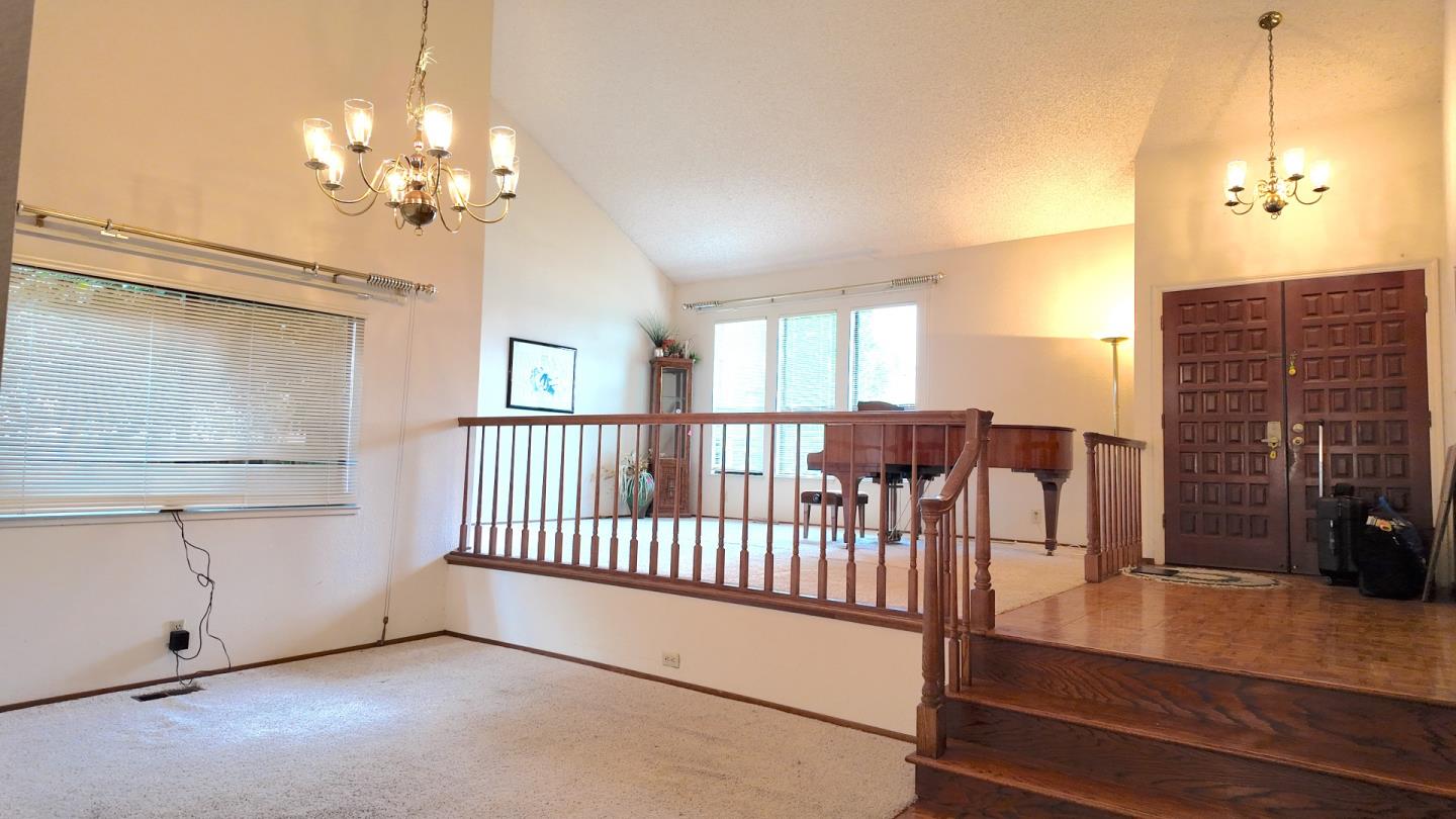 3348 Redwing Place