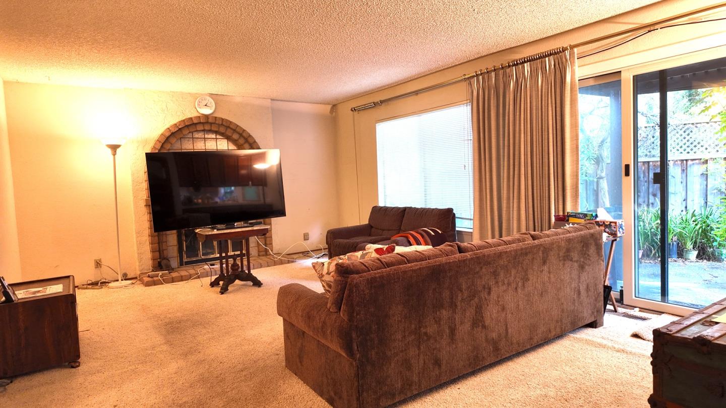 3348 Redwing Place