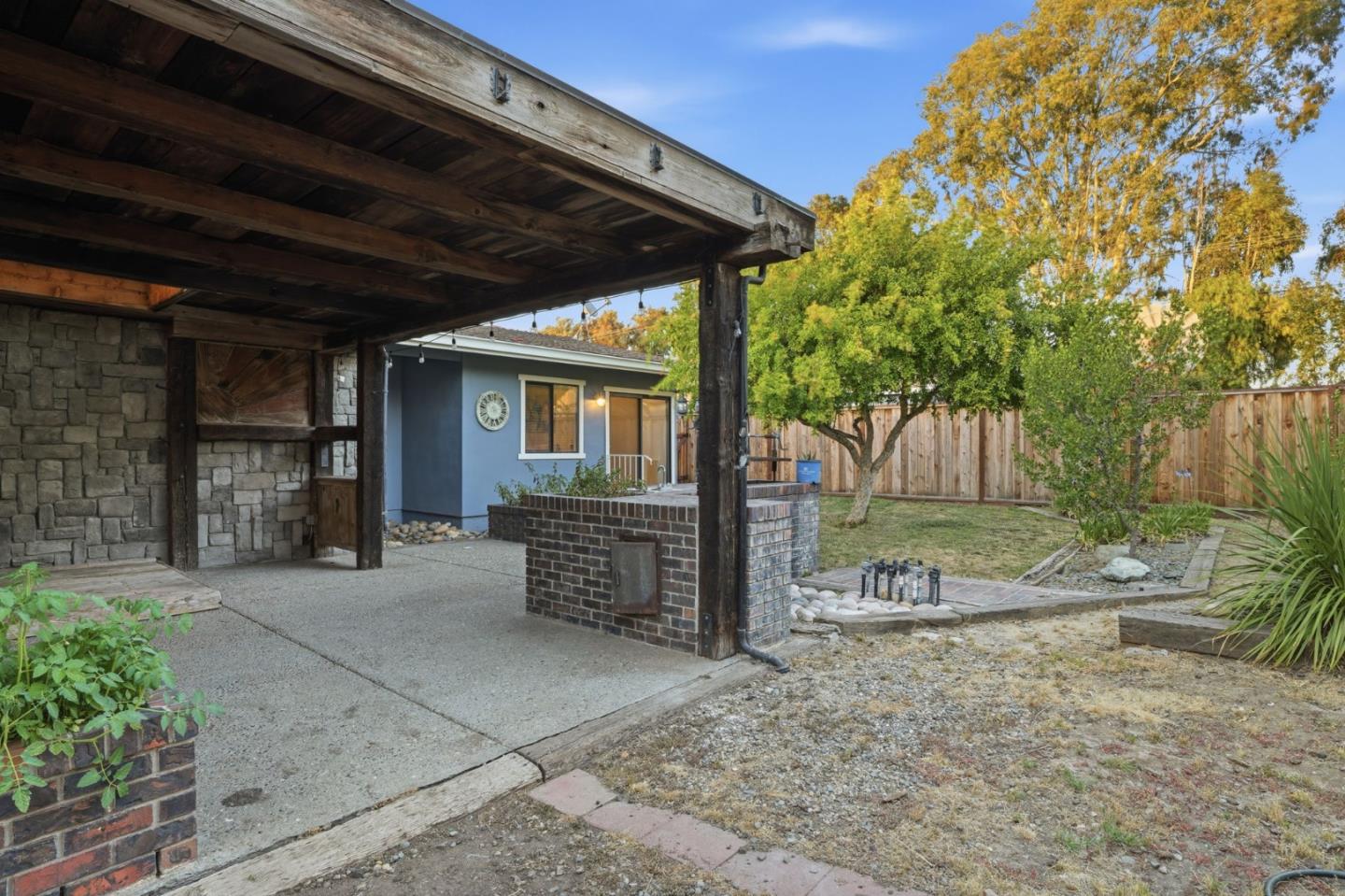 1301 Highland Drive