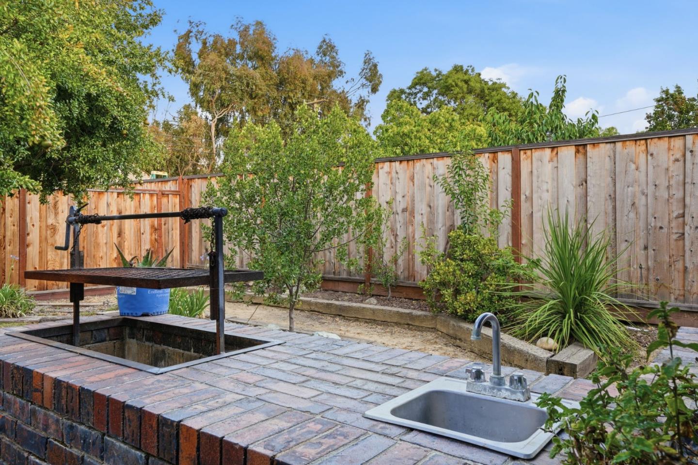 1301 Highland Drive