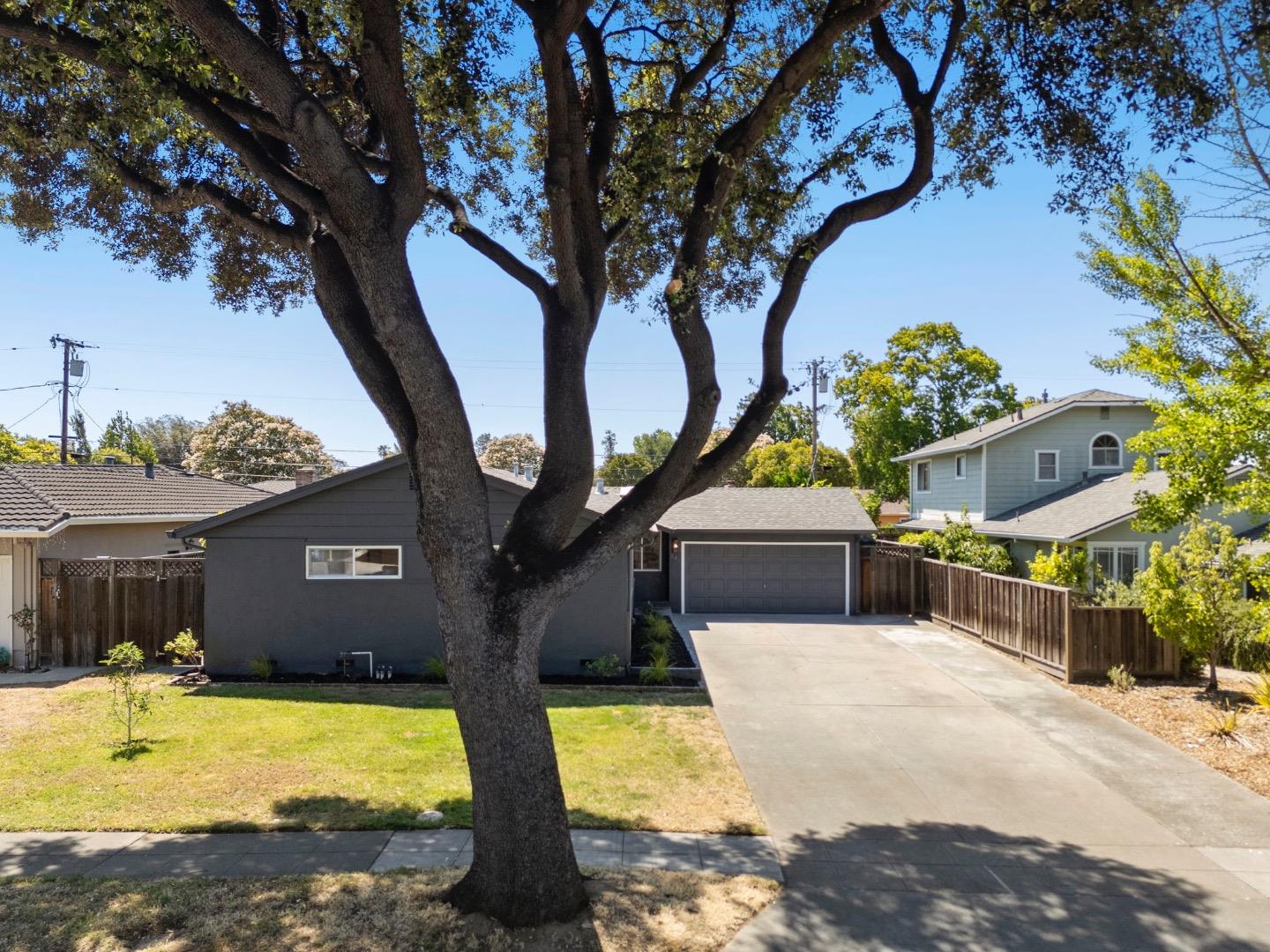 841 Peach AVE
