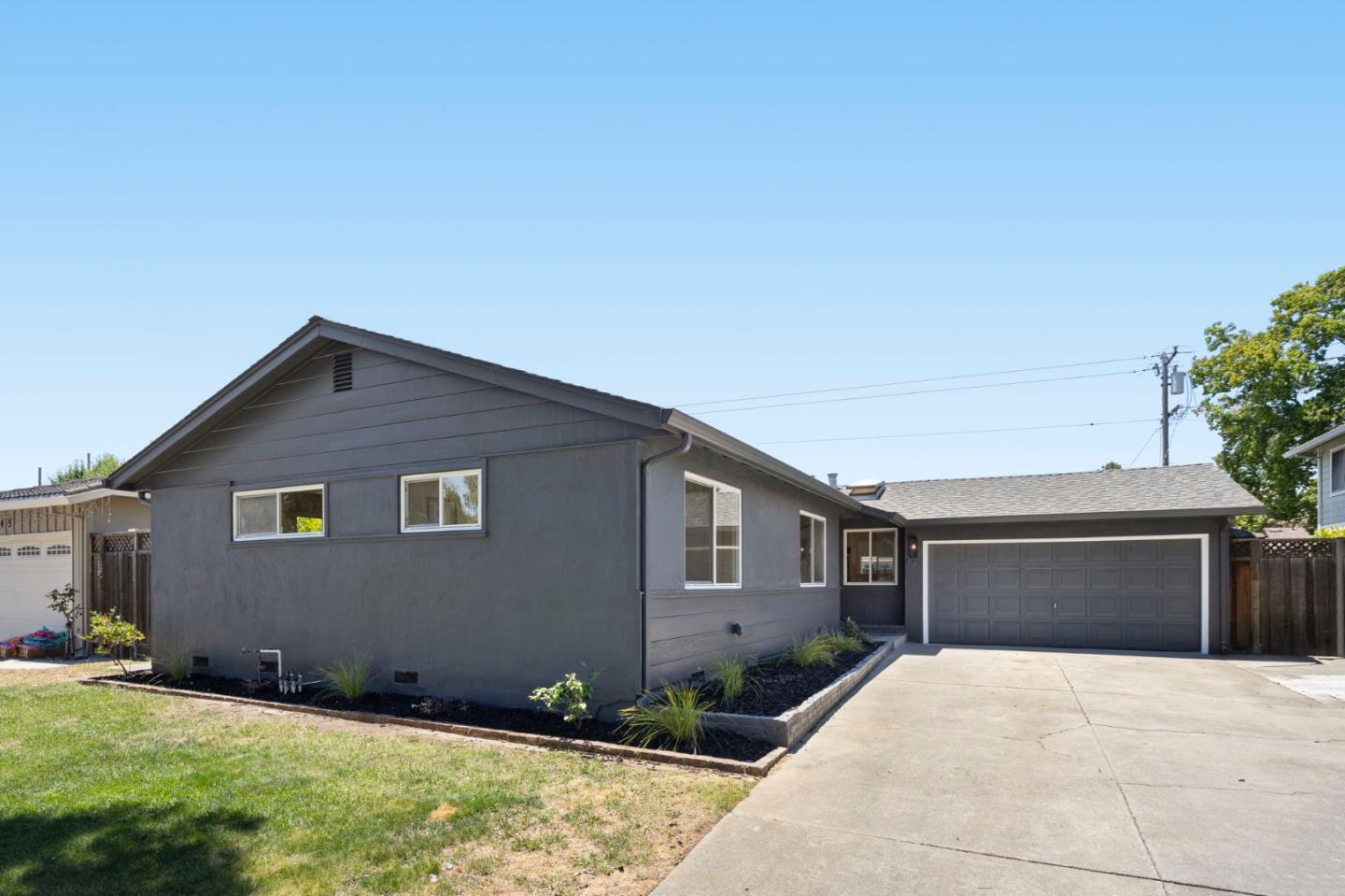 841 Peach AVE