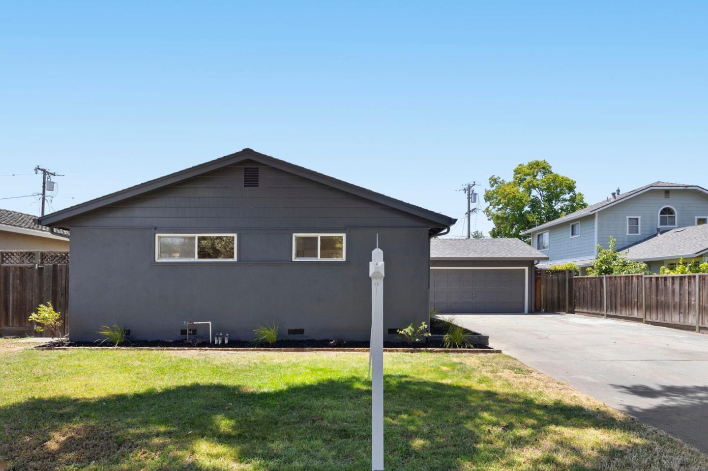 841 Peach AVE