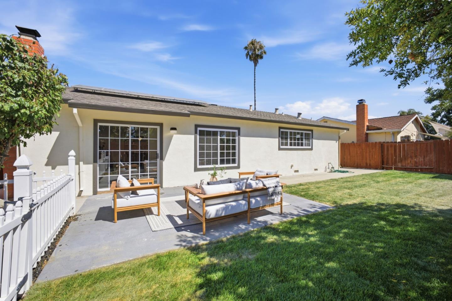 1052 Summerfield DR