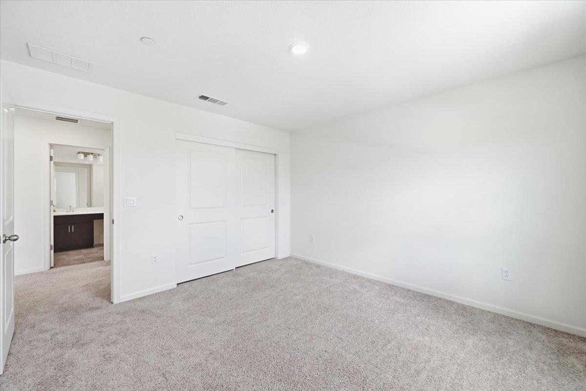 5433 Riverview LN
