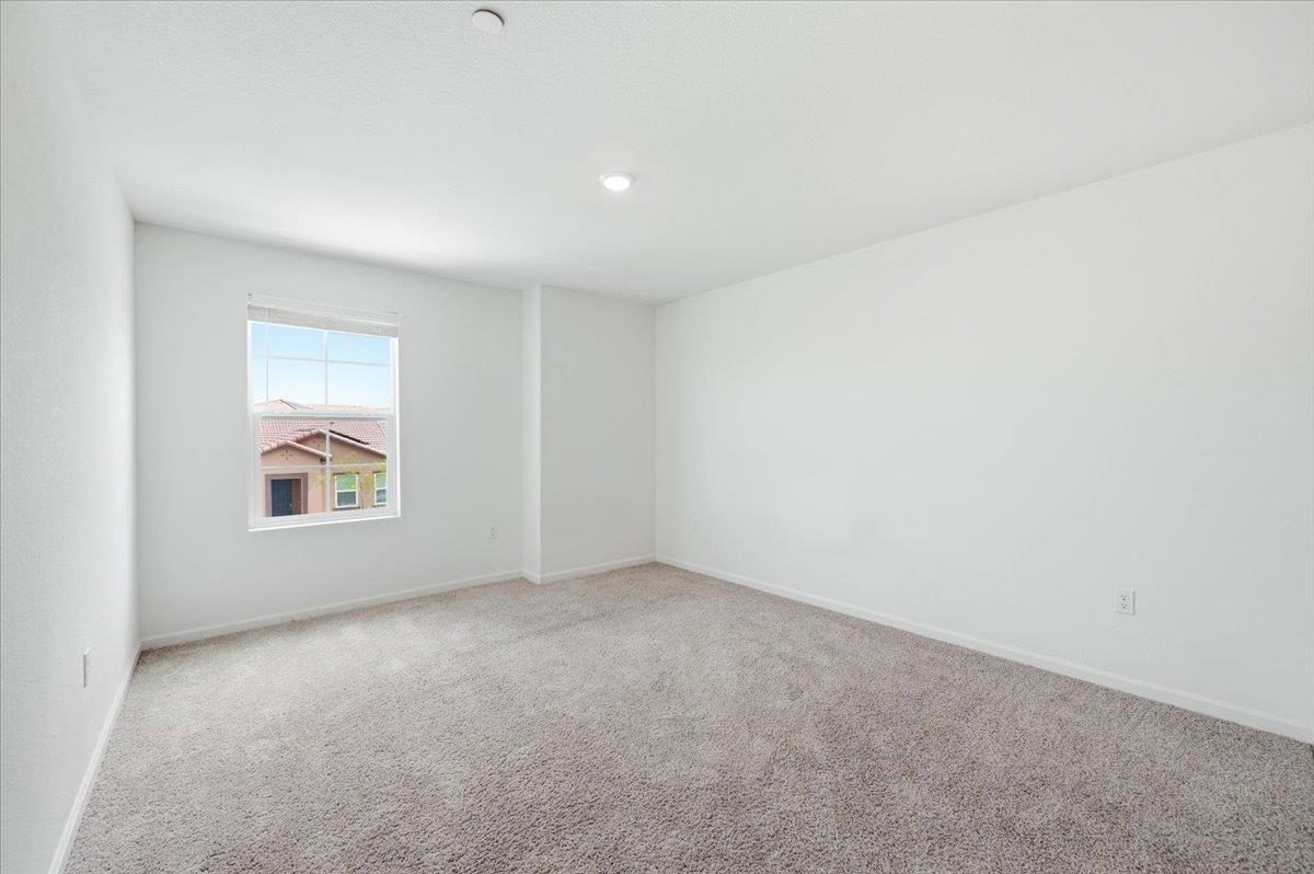 5433 Riverview LN
