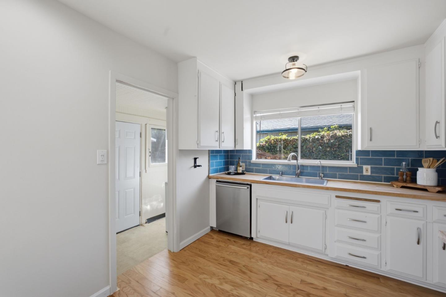 151 N 24th