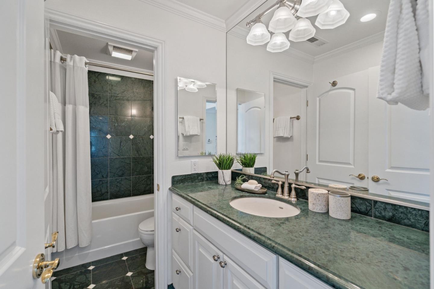 1425 Sandpiper Spit