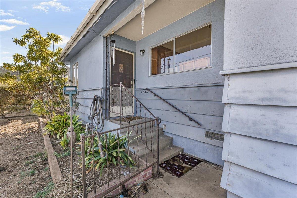 2846 Ransford AVE