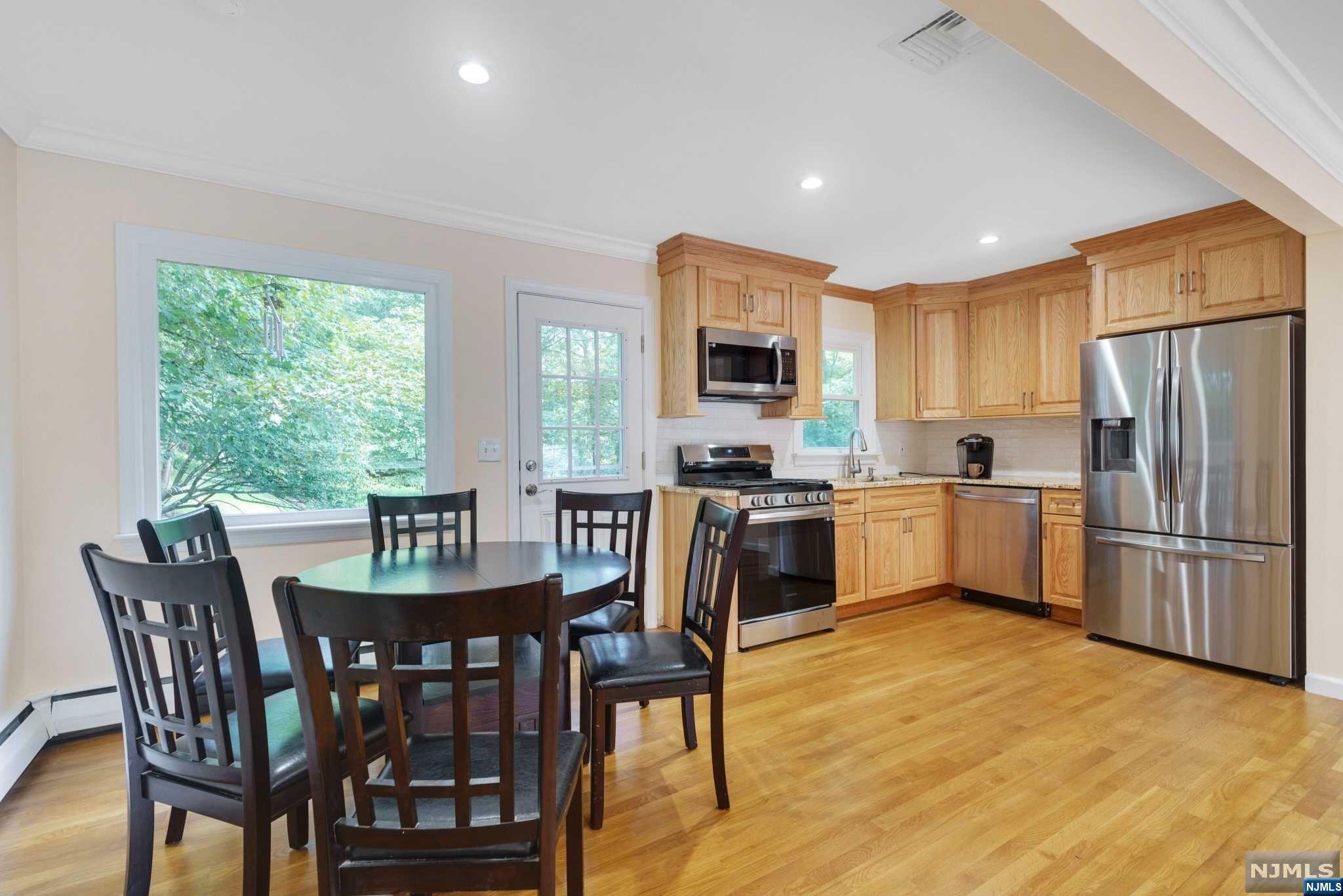 215 Hiawatha Boulevard