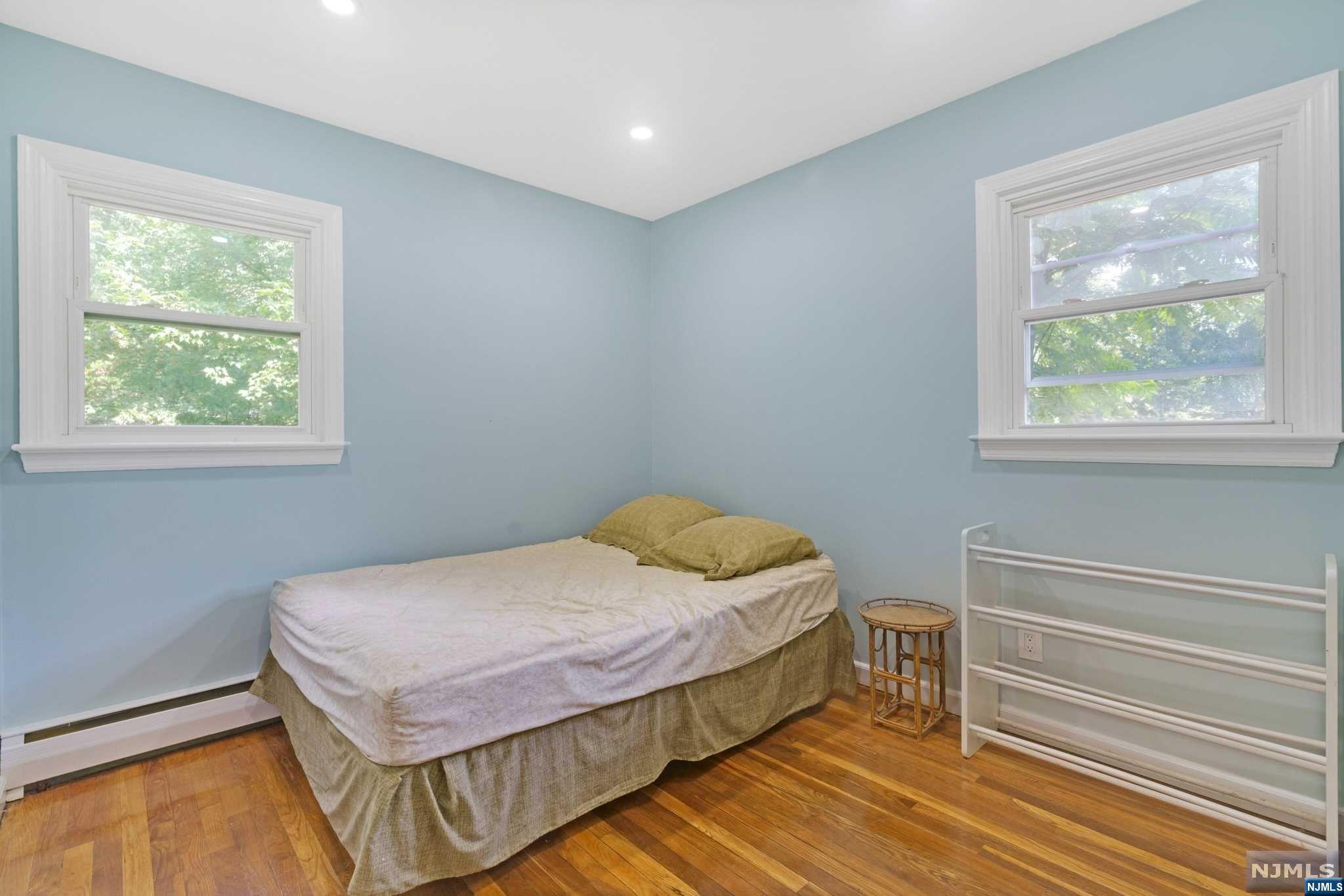 215 Hiawatha Boulevard