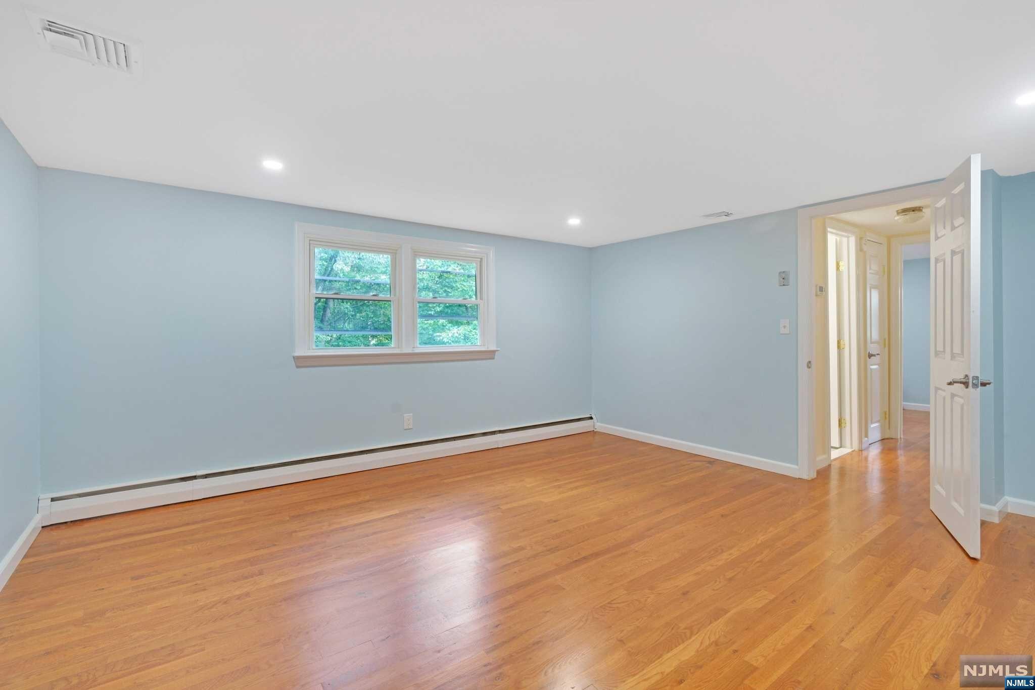 215 Hiawatha Boulevard