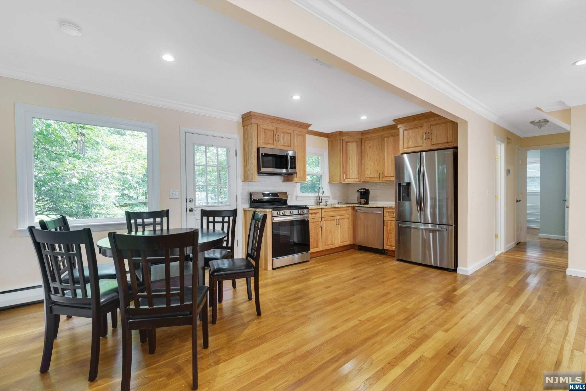 215 Hiawatha Boulevard