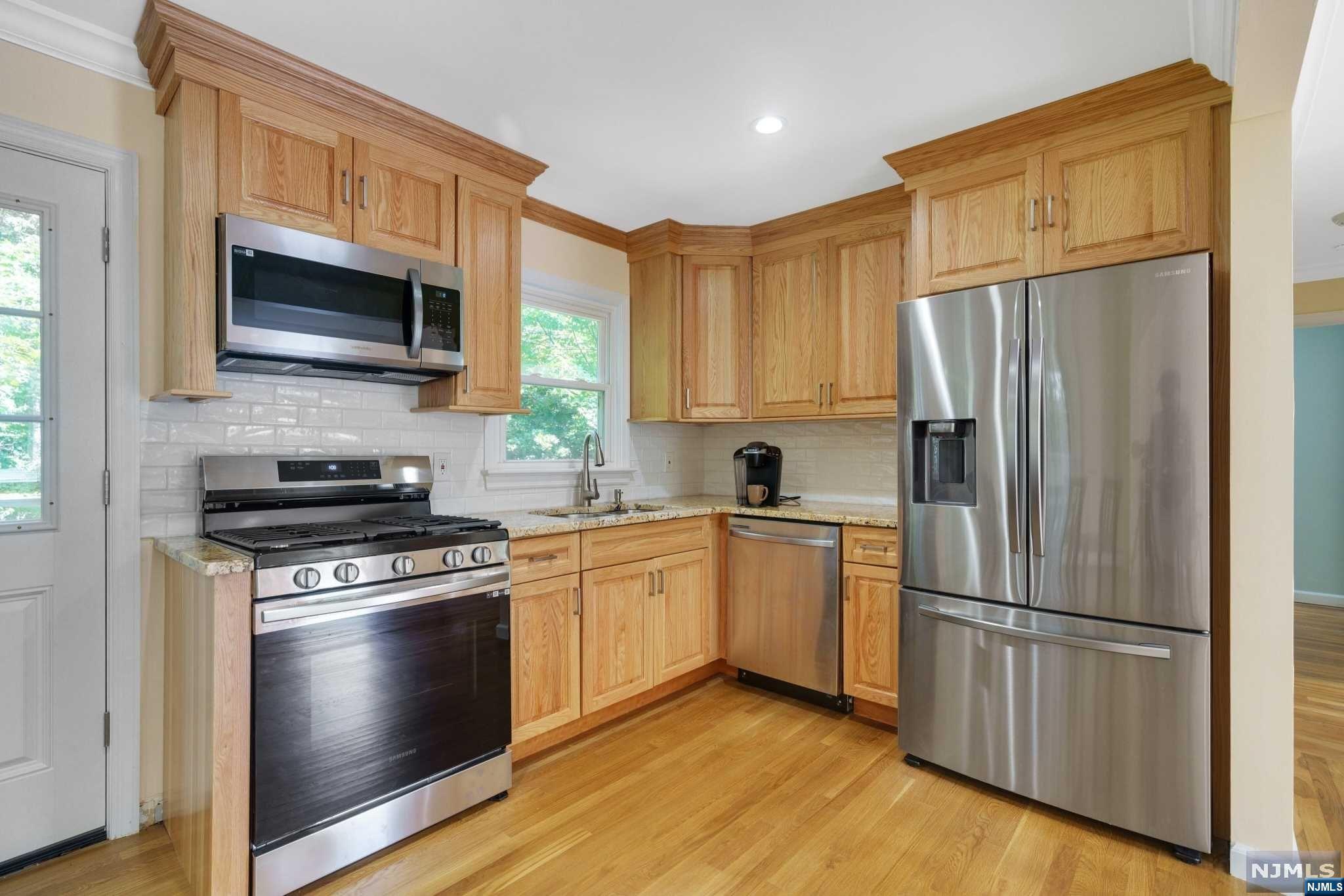 215 Hiawatha Boulevard