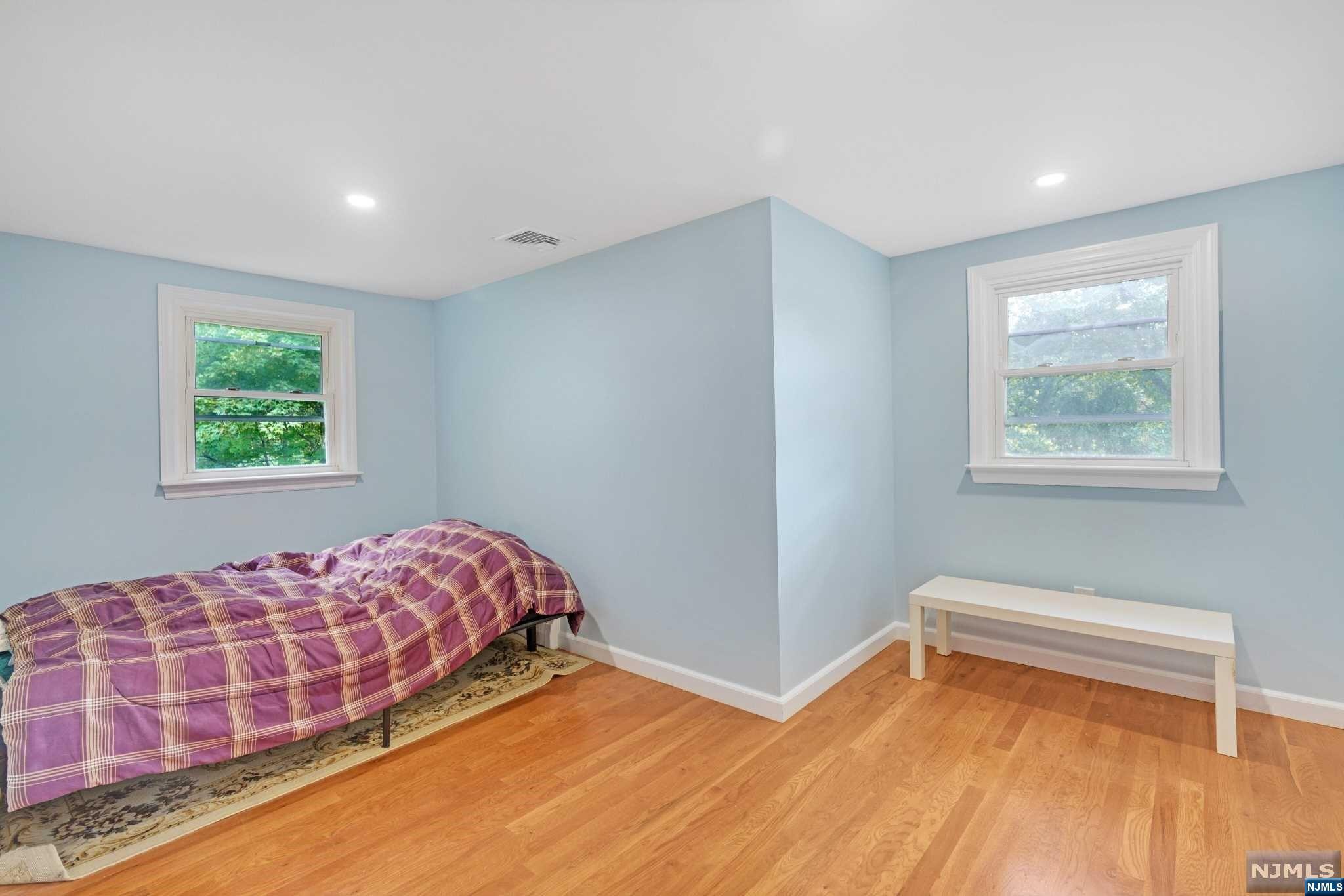 215 Hiawatha Boulevard