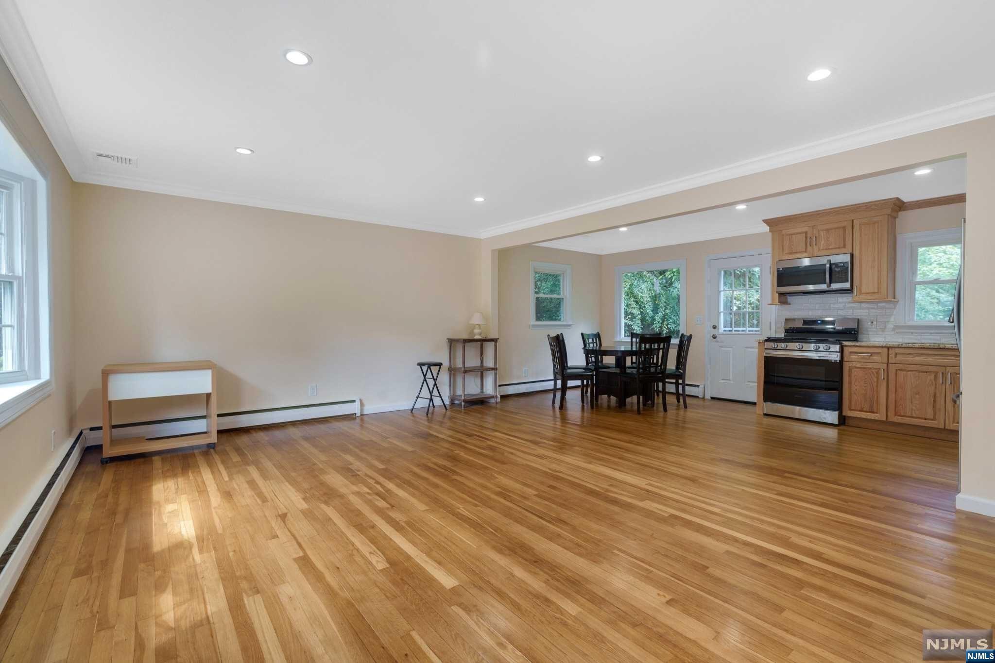 215 Hiawatha Boulevard