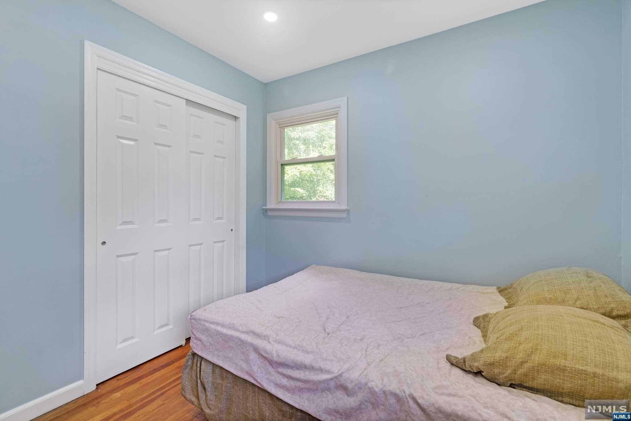 215 Hiawatha Boulevard