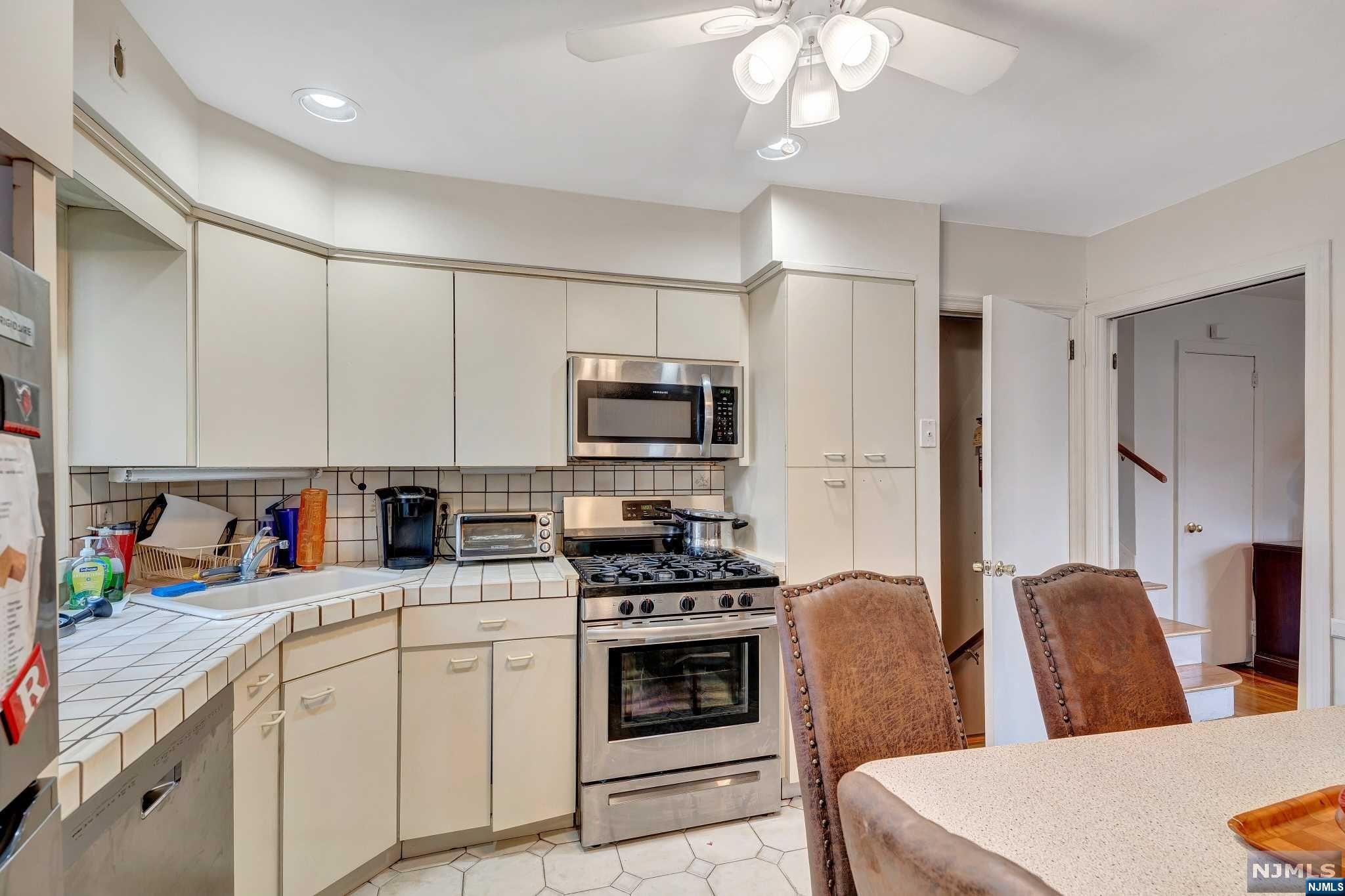 17-20 Bellair Avenue