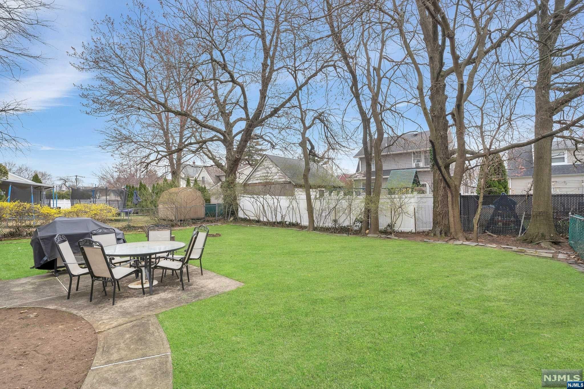 17-20 Bellair Avenue