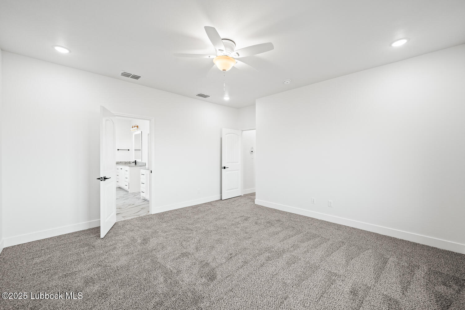 10411 N F M 1729